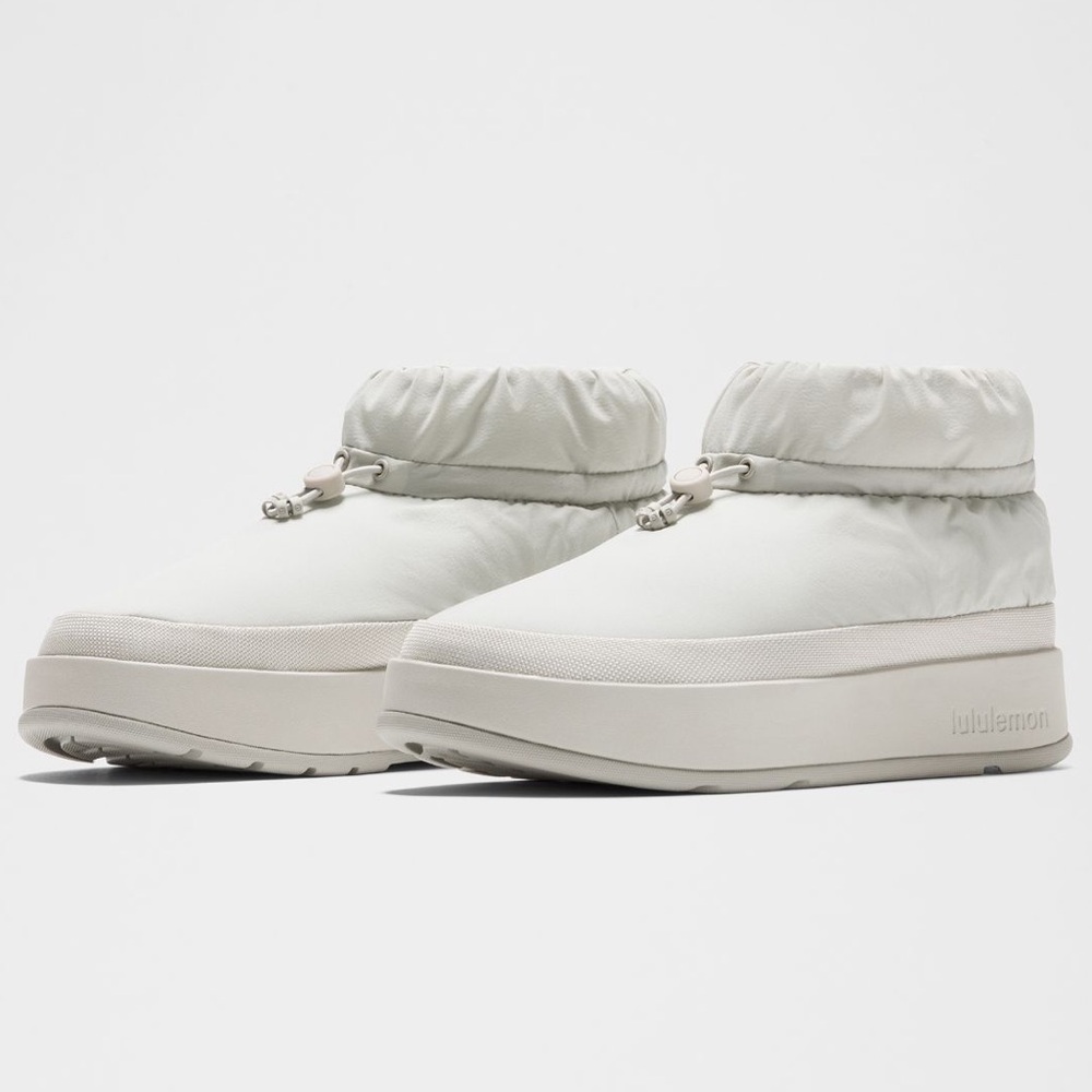 BNIB Lululemon athletica Women's Wunder Puff Mini Boots